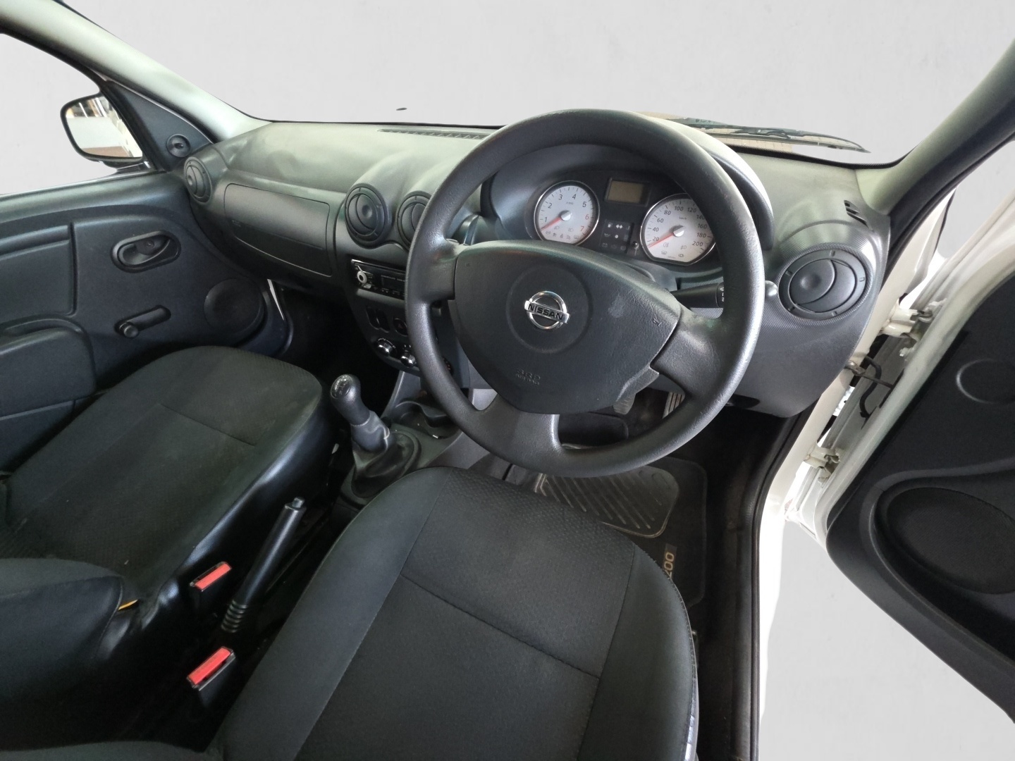 2022 NISSAN NP200 NP200 1.6 P/U S/C interior image 1 of 6