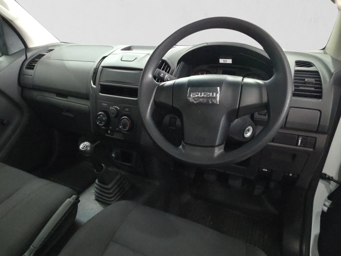 2026 ISUZU D-MAX D-MAX 250 HO FLEETSIDE SAFETY S/C P/U interior image 1 of 7