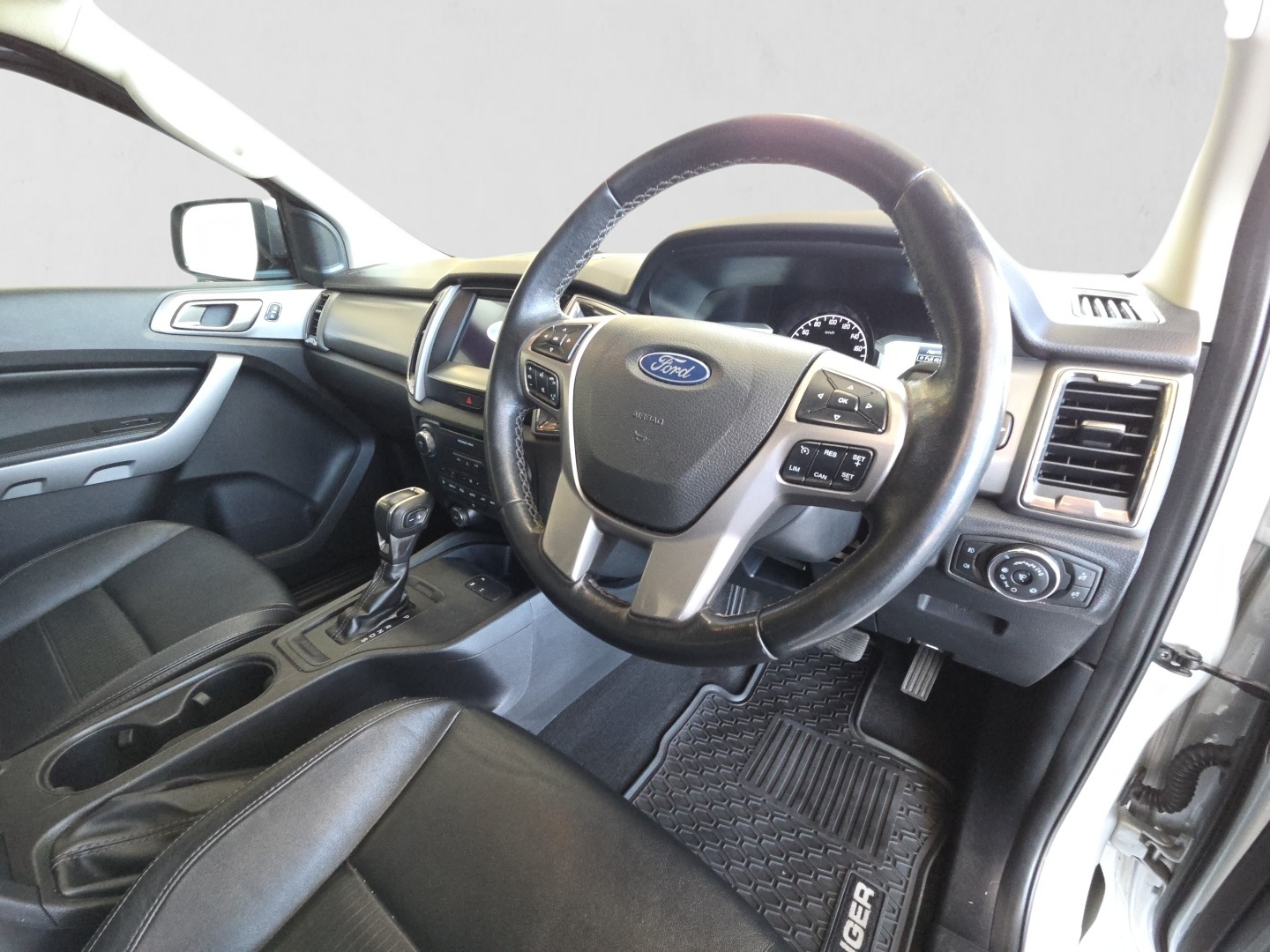 2021 FORD RANGER RANGER 2.0D XLT A/T P/U D/C interior image 1 of 8