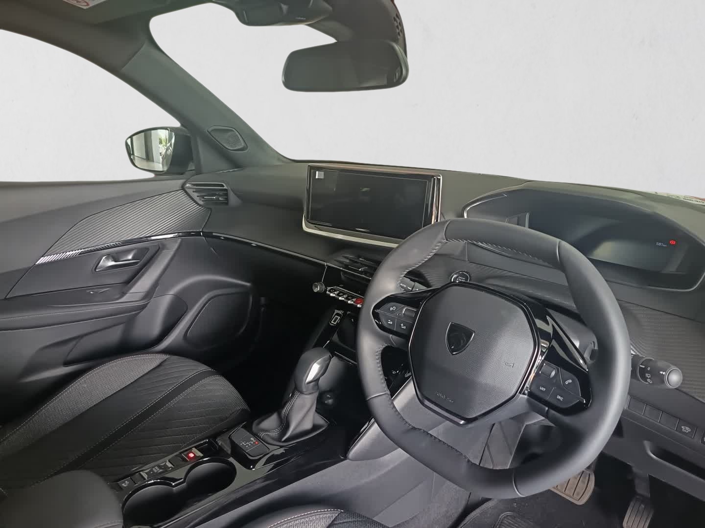 2026 PEUGEOT 2008 2008 1.2T ALLURE A/T interior image 1 of 7
