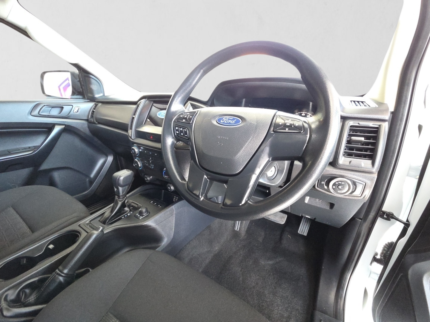 2022 FORD RANGER RANGER 2.2TDCI XL 4X4 A/T P/U D/C interior image 1 of 8