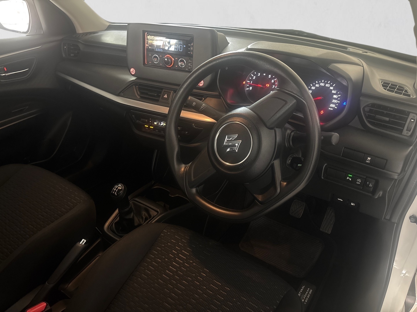 2025 SUZUKI SWIFT SWIFT 1.2 GL interior image 1 of 7