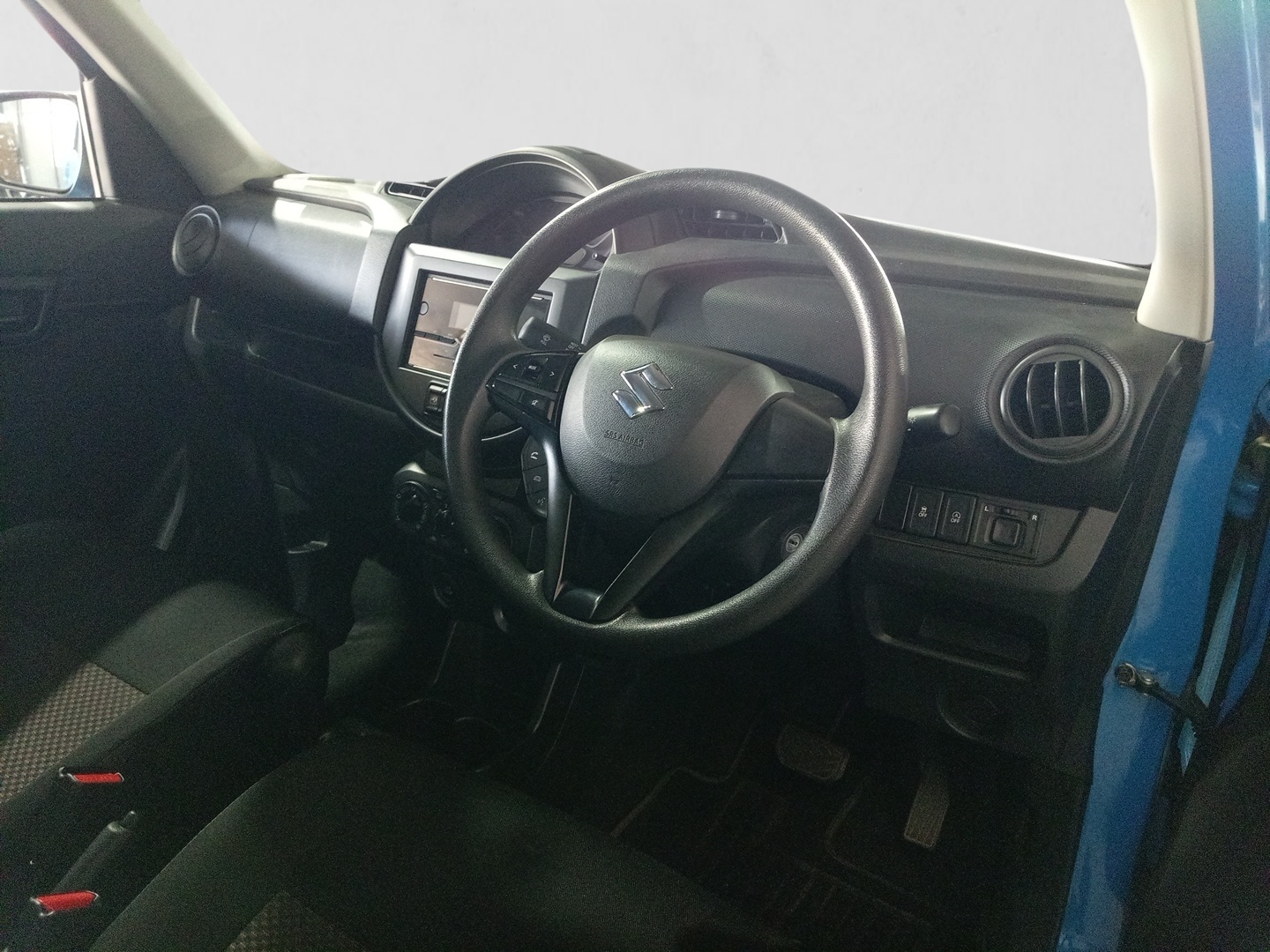 2025 SUZUKI S-PRESSO S-PRESSO 1.0 GL AMT interior image 1 of 6