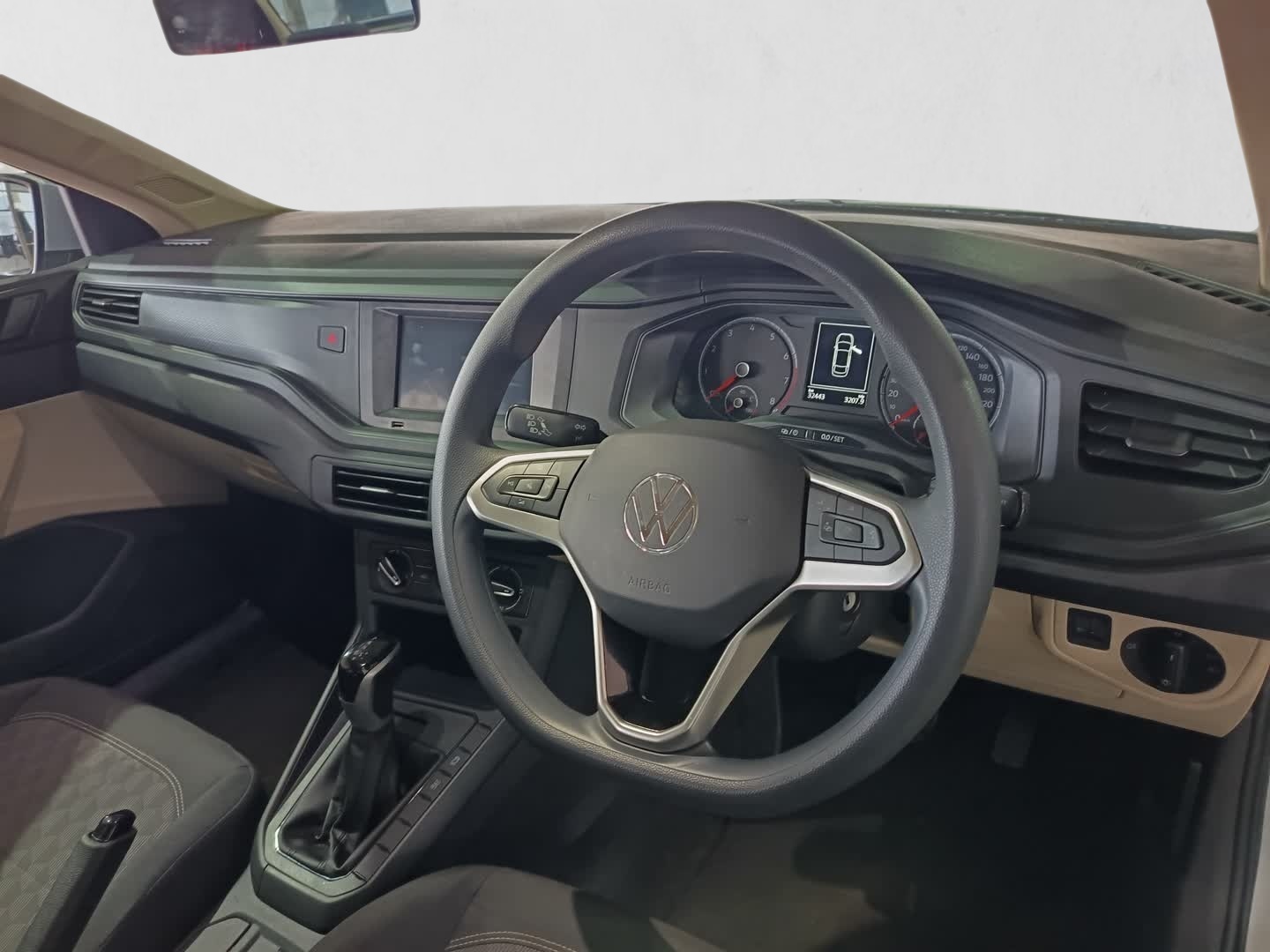 2025 VOLKSWAGEN POLO CLASSIC POLO CLASSIC POLO 1.6 TIPTRONIC interior image 1 of 7