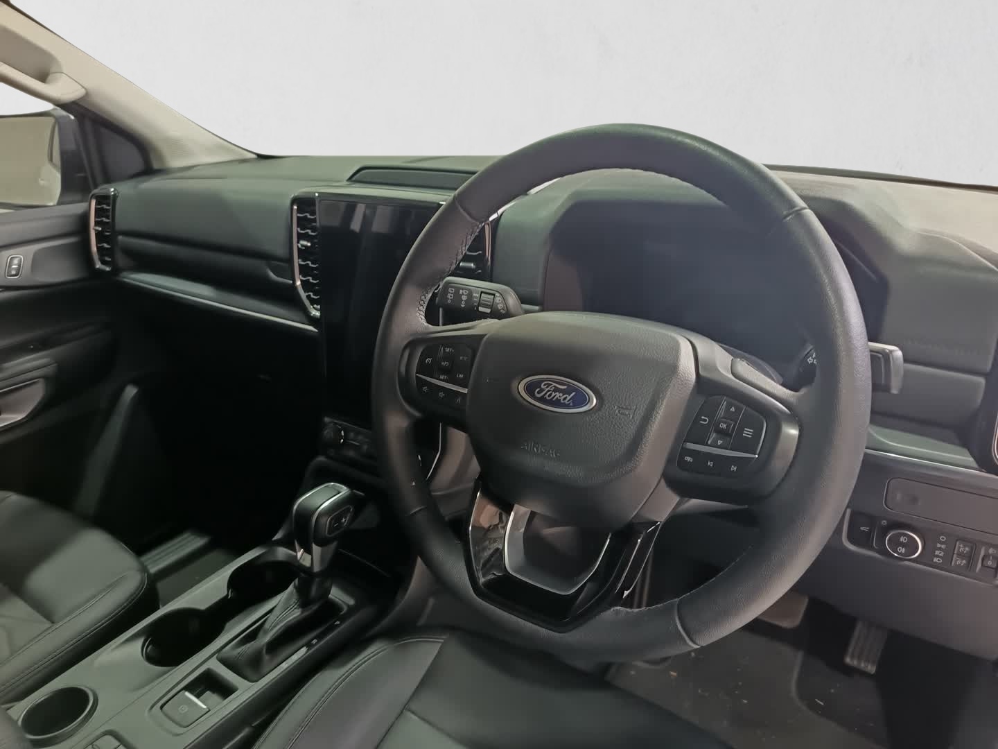 2024 FORD EVEREST EVEREST 2.0D BI-TURBO XLT A/T interior image 1 of 8