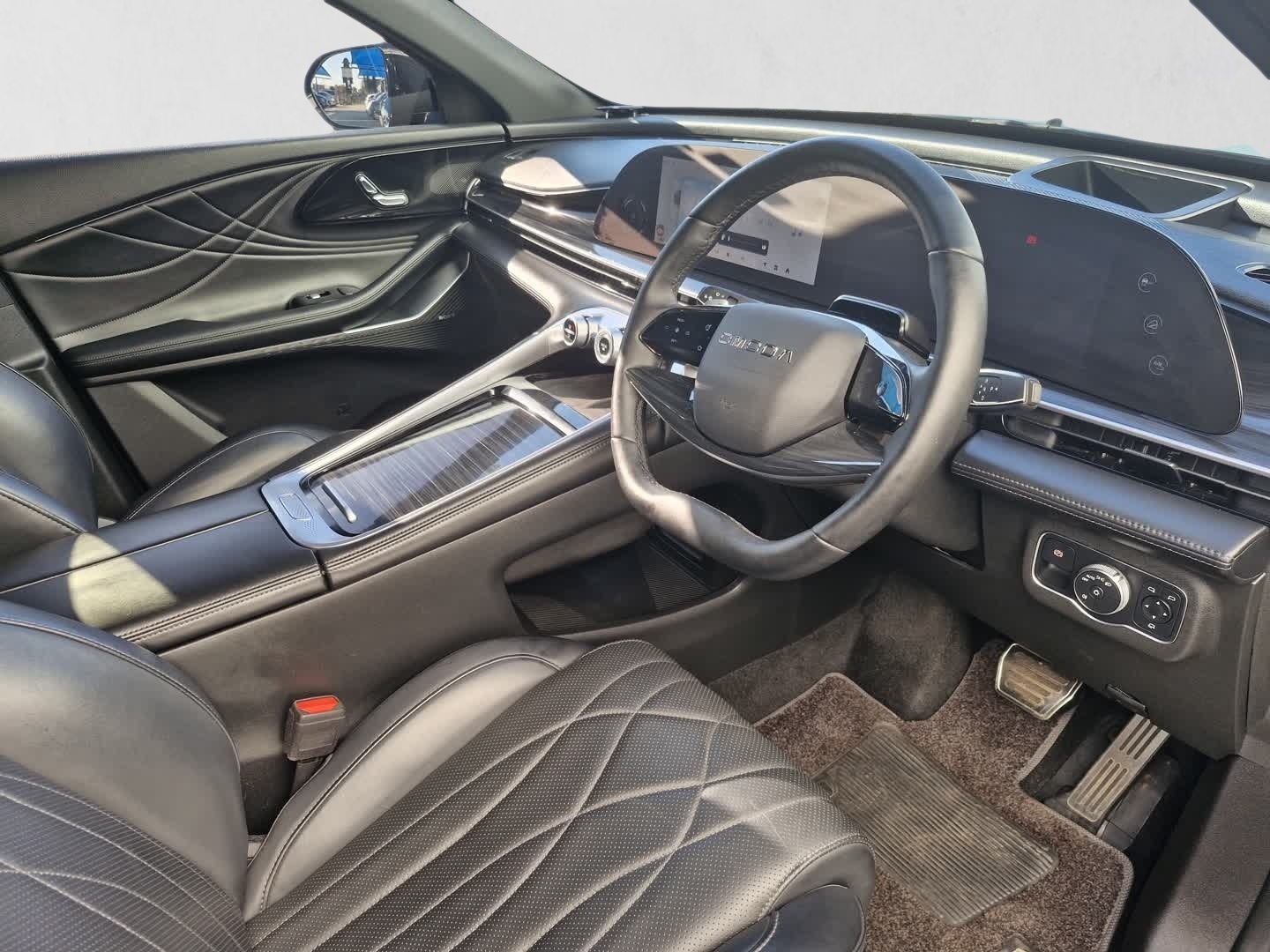 2025 OMODA C9 C9 2.0T EXPLORE AWD interior image 1 of 2