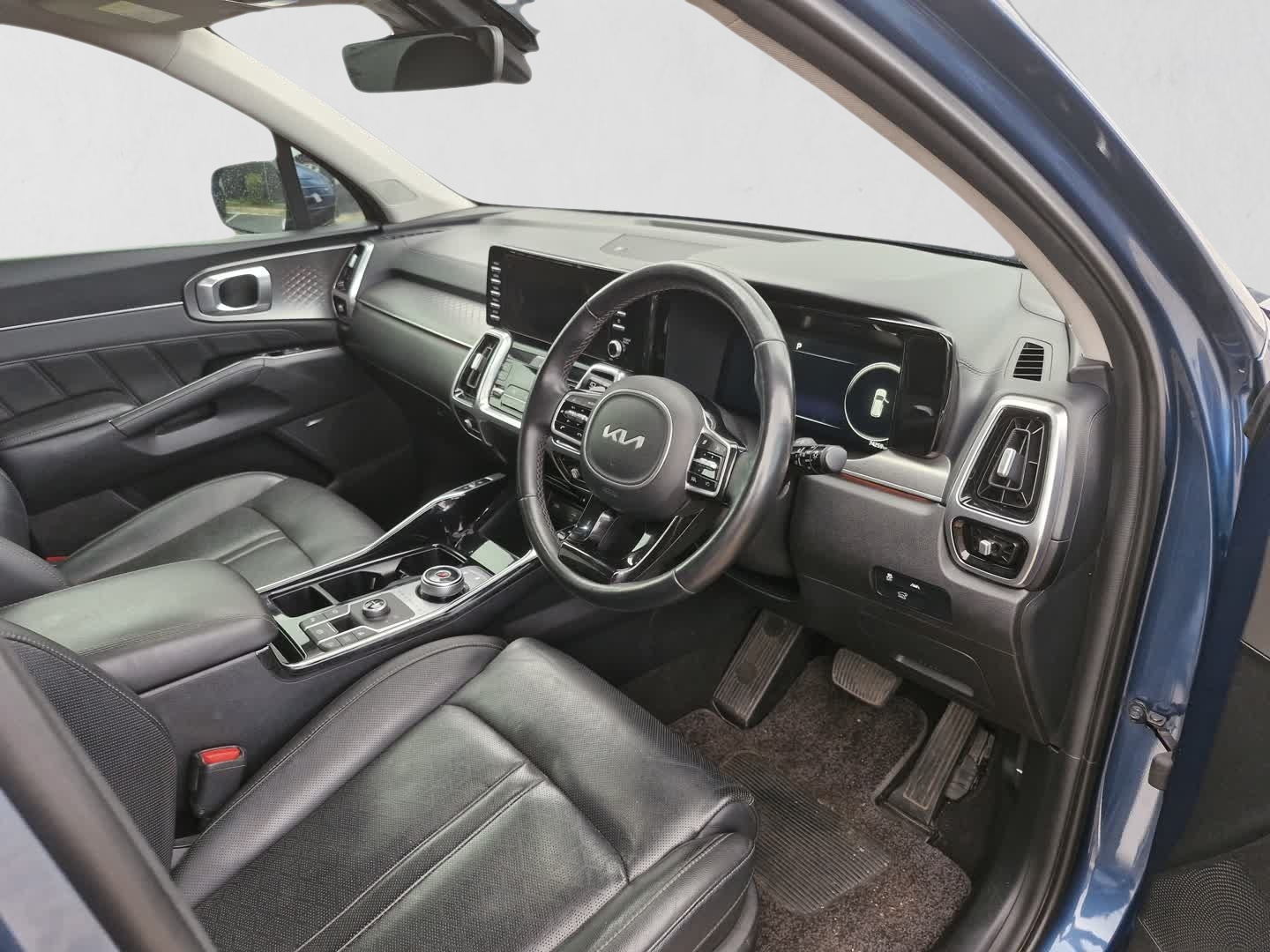 2022 KIA SORENTO SORENTO 2.2D SXL AWD A/T interior image 1 of 2