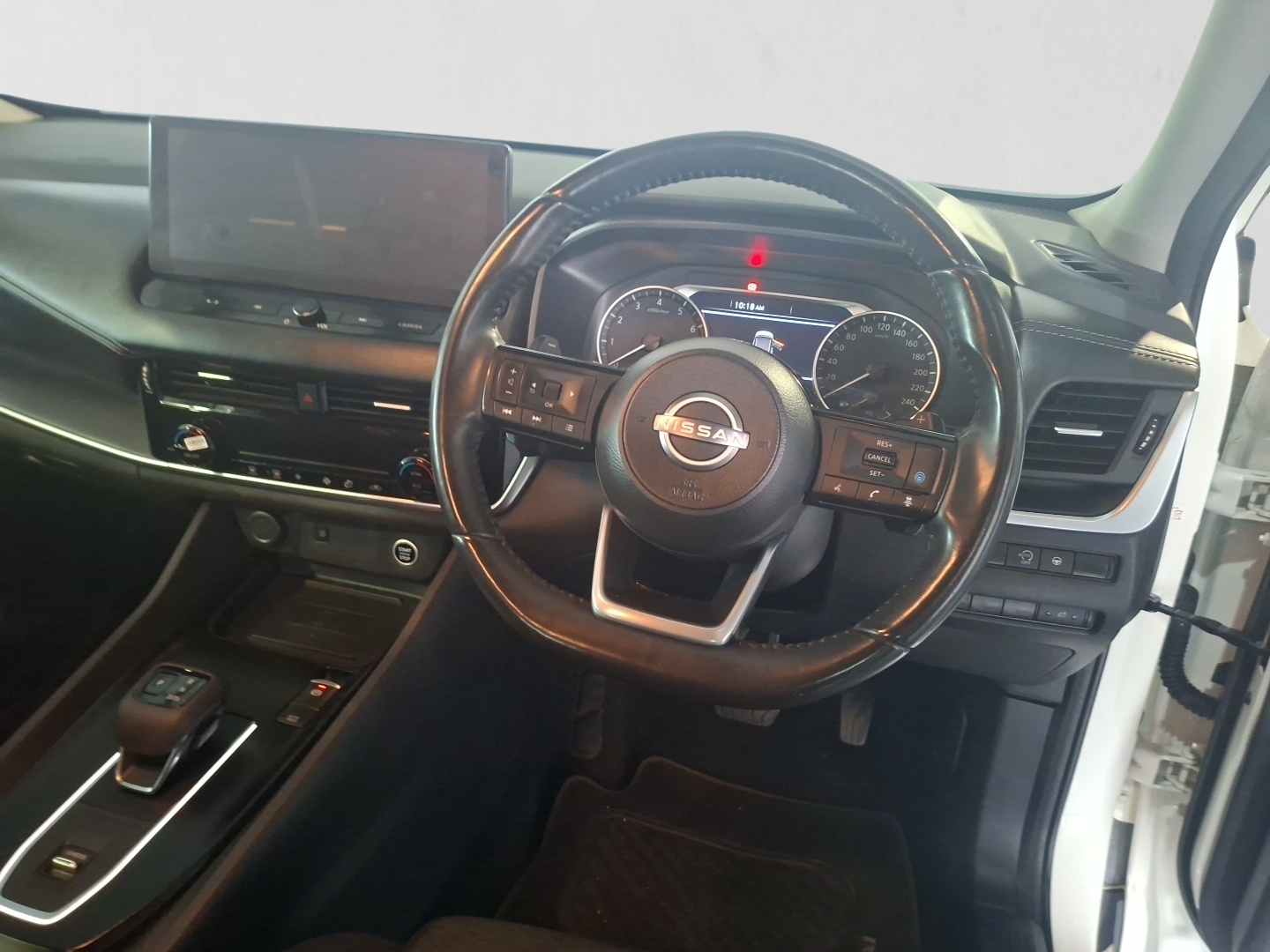 2023 NISSAN QASHQAI QASHQAI 1.3T ACENTA XTRONIC interior image 1 of 6